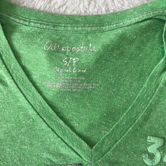 2 aero super soft v-neck tees - Picture 5 of 5